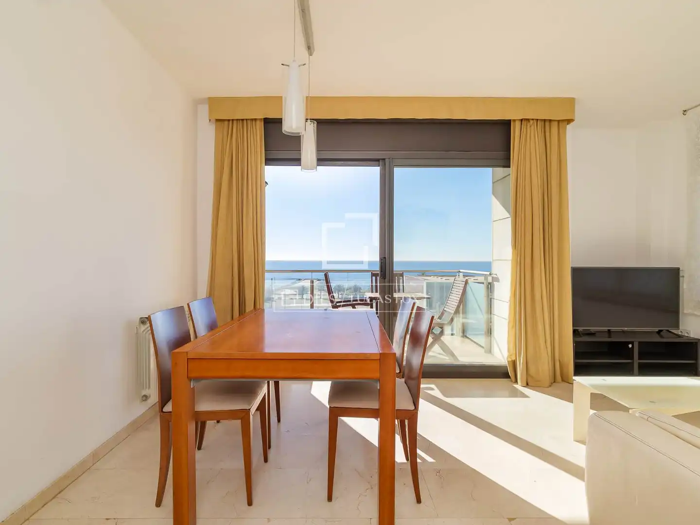 Comedor de Piso de alquiler en Barcelona con Aire acondicionado, Calefacción y Amueblado