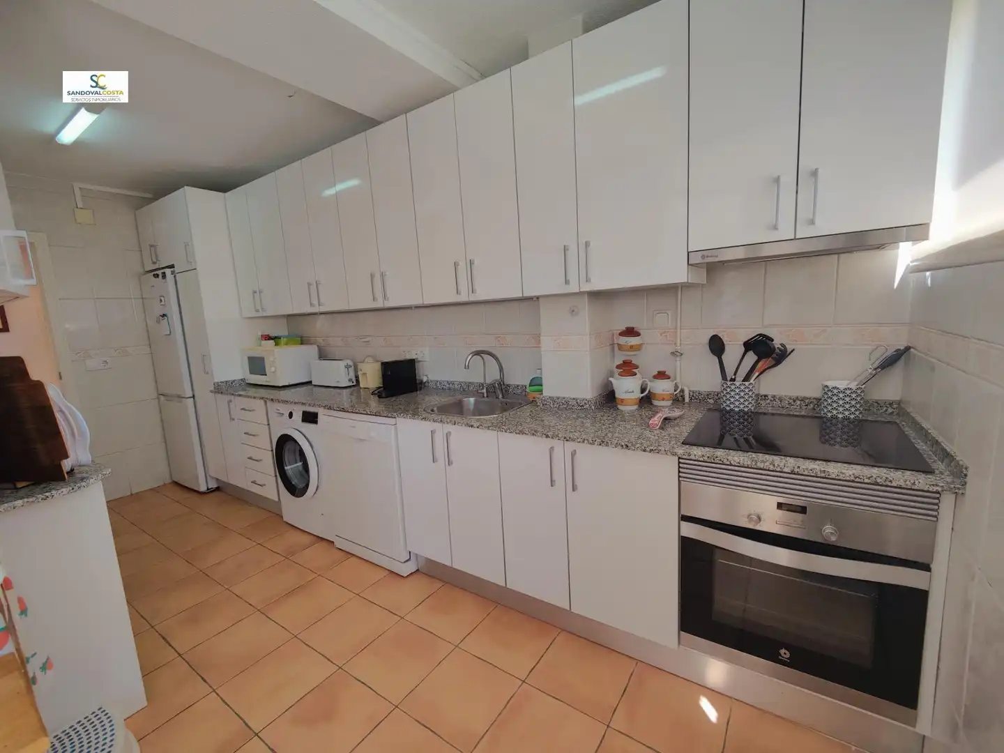 Küche von Wohnung zum Verkauf in Alicante / Alacant mit Klimaanlage und Gemeinschaftspool
