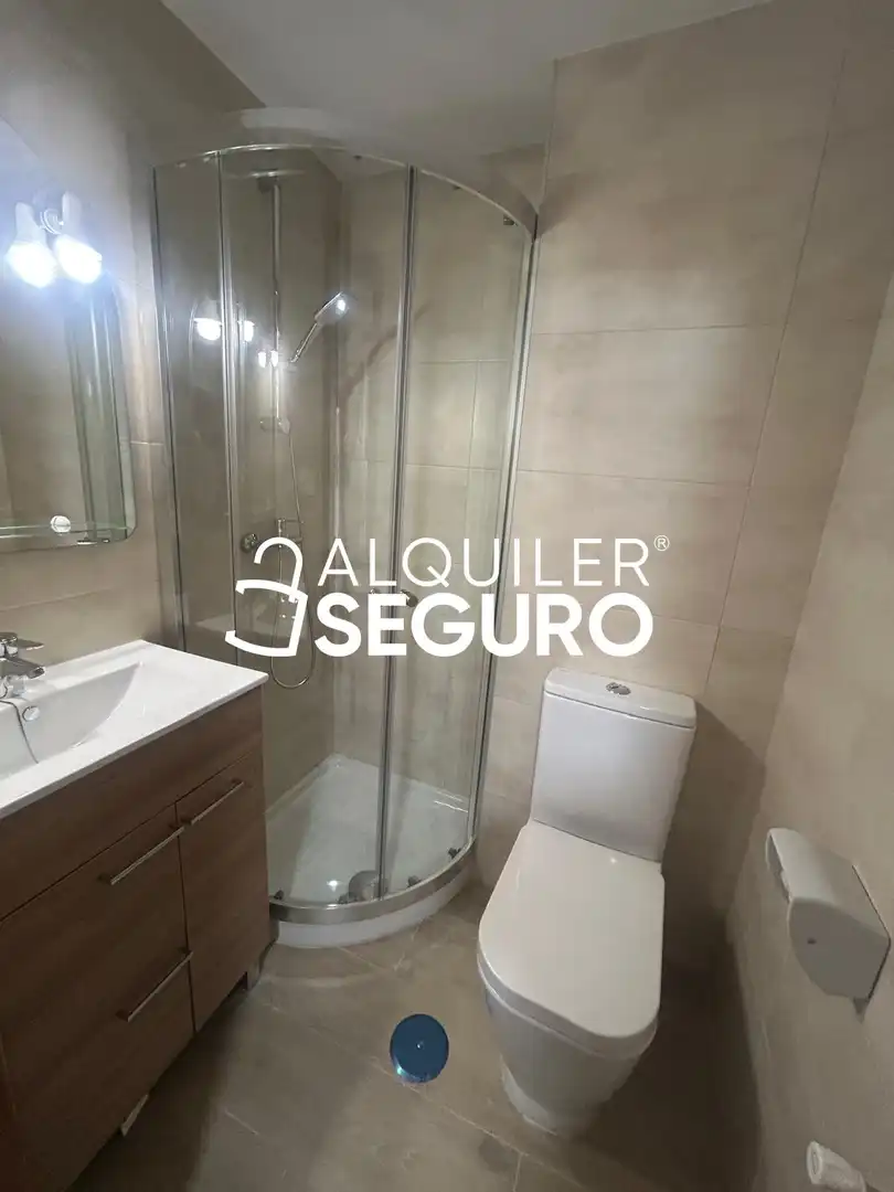 Bany de Pis de lloguer en Granada amb Aire condicionat i Calefacció