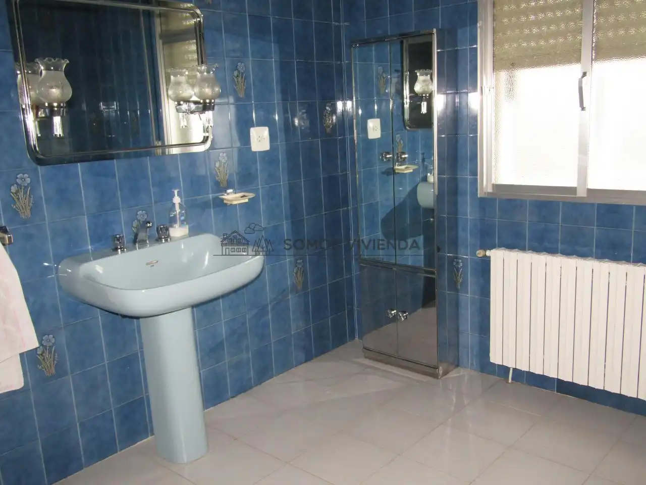 Bany de Casa o xalet en venda en Ourense Capital  amb Calefacció, Jardí privat i Balcó