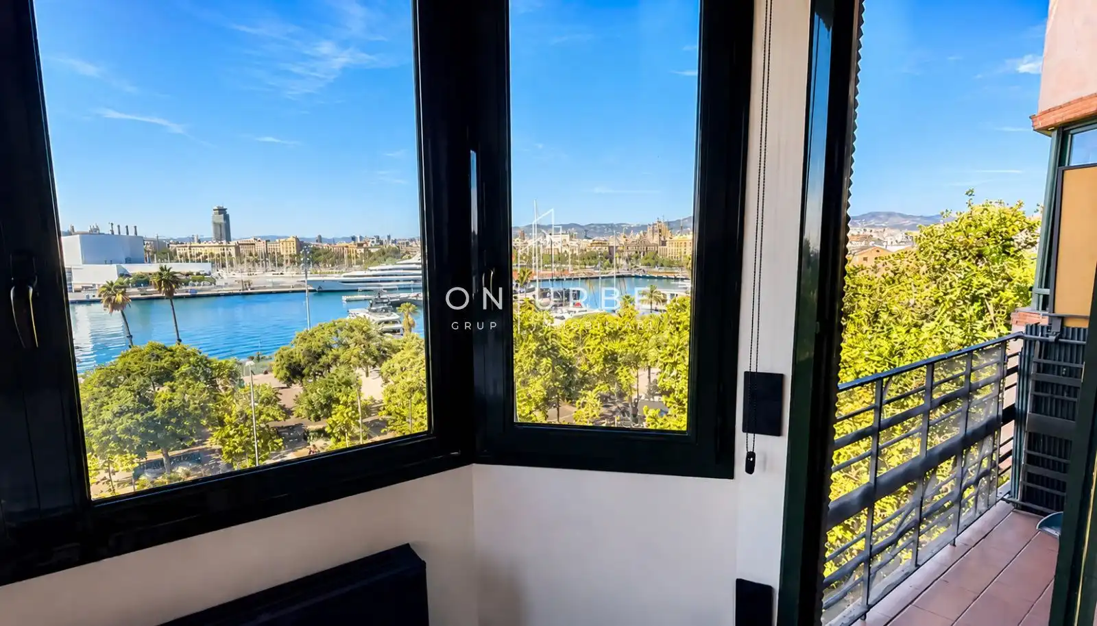 Piso con terraza en venta en Joan de Borbo Comte Barce, imagen 5