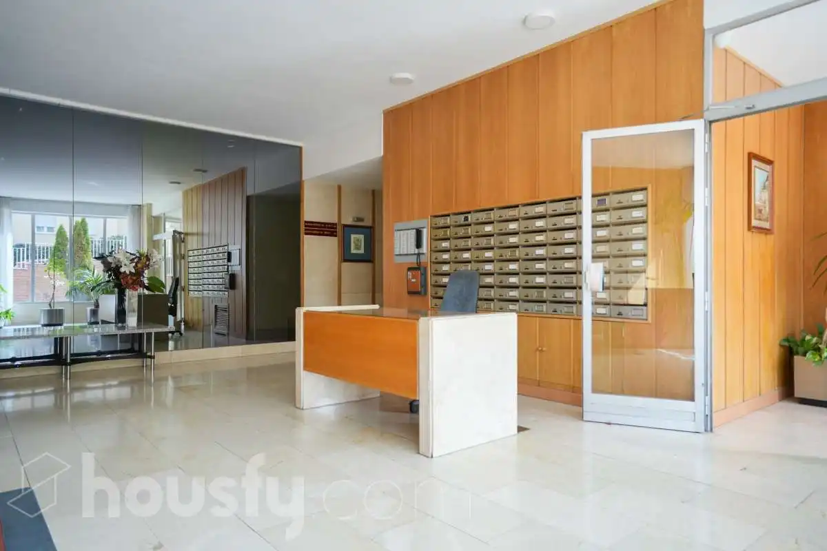 Flat for sale in Calle Santiago Rusiñol, Ciudad Universitaria