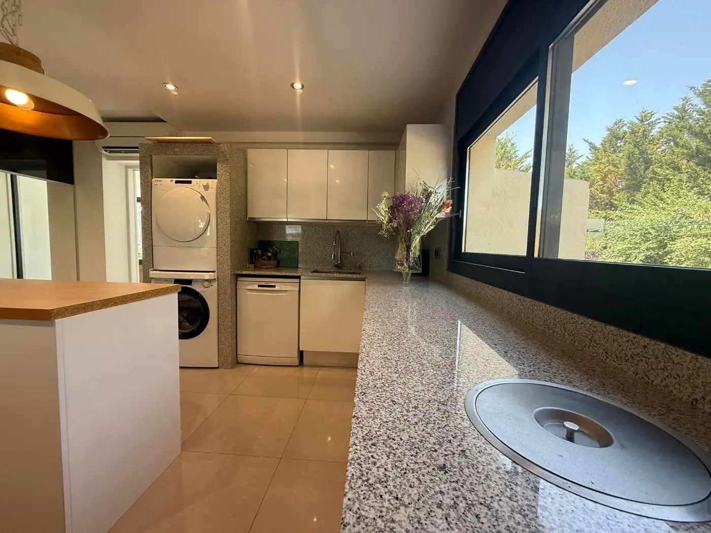 Cuina de Casa o xalet en venda en Castelló d'Empúries amb Aire condicionat, Calefacció i Jardí privat