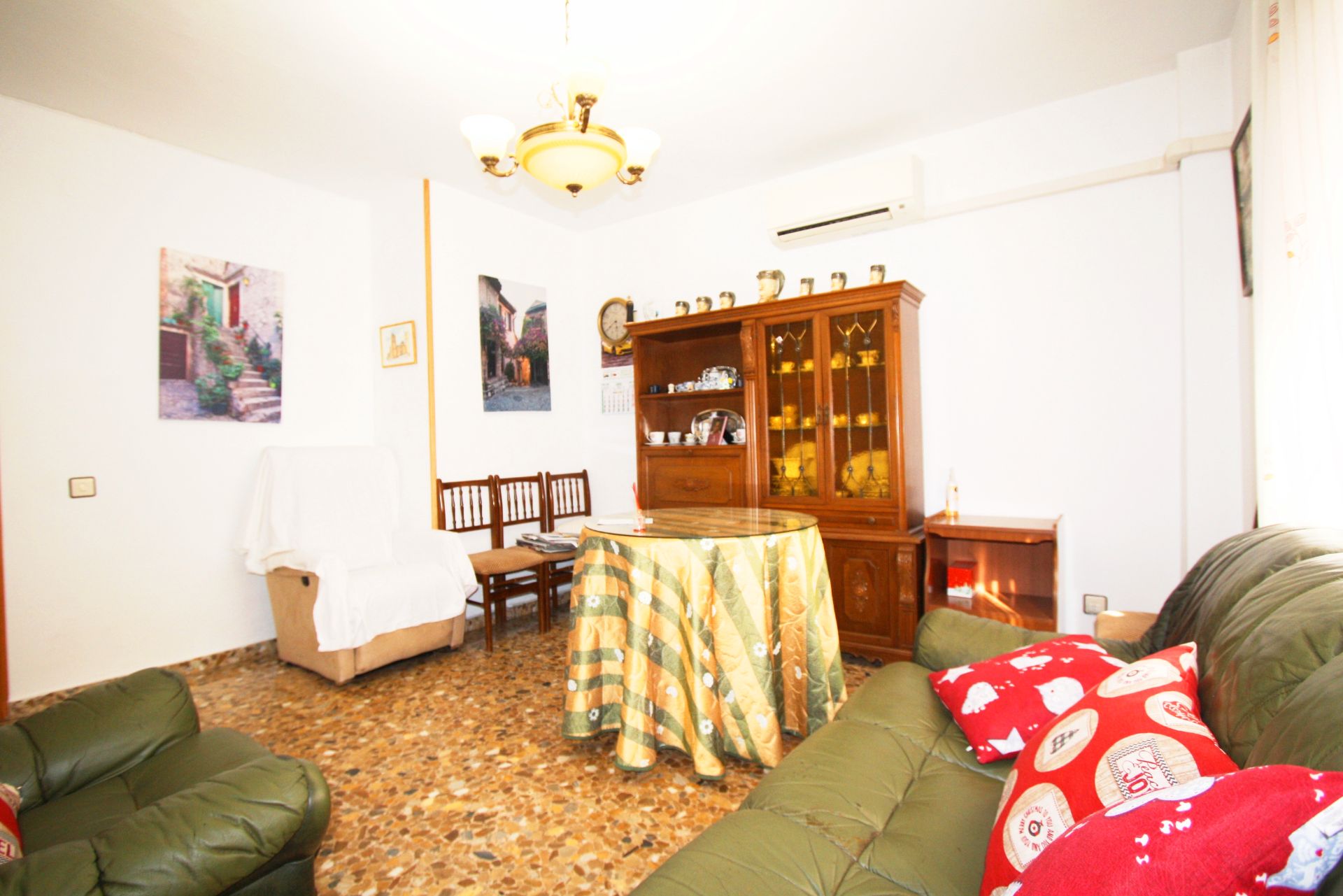 Sala d'estar de Pis en venda en  Albacete Capital amb Moblat, Forn i Rentadora