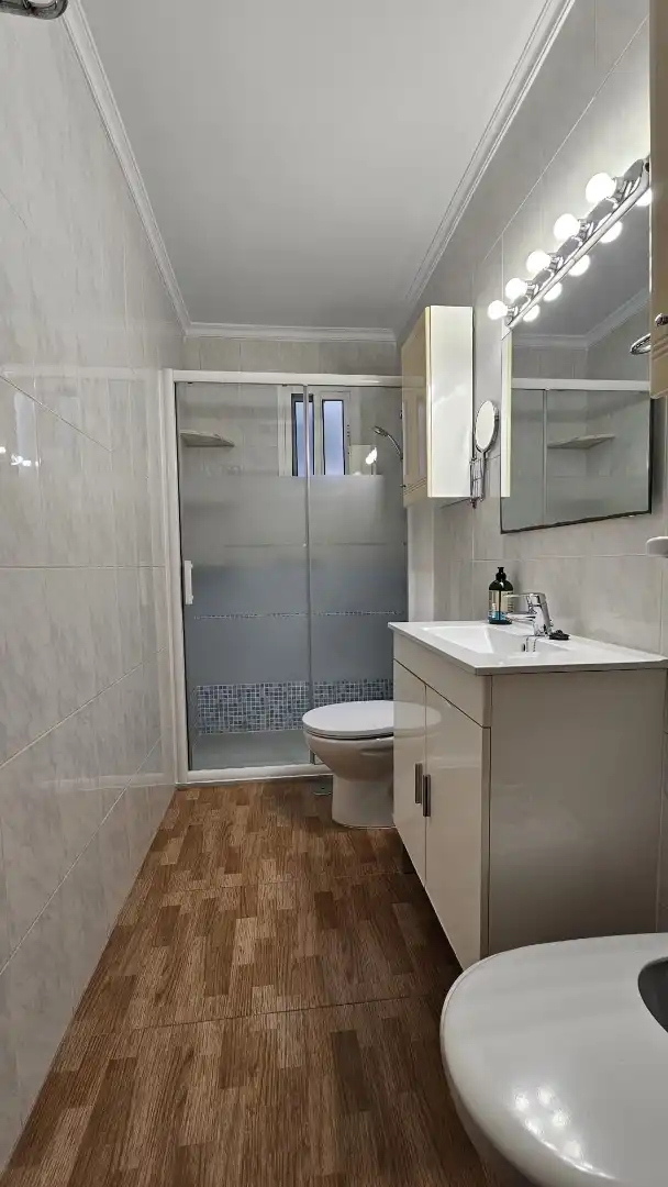 Bany de Pis en venda en Cádiz amb Aire condicionat i Terrassa