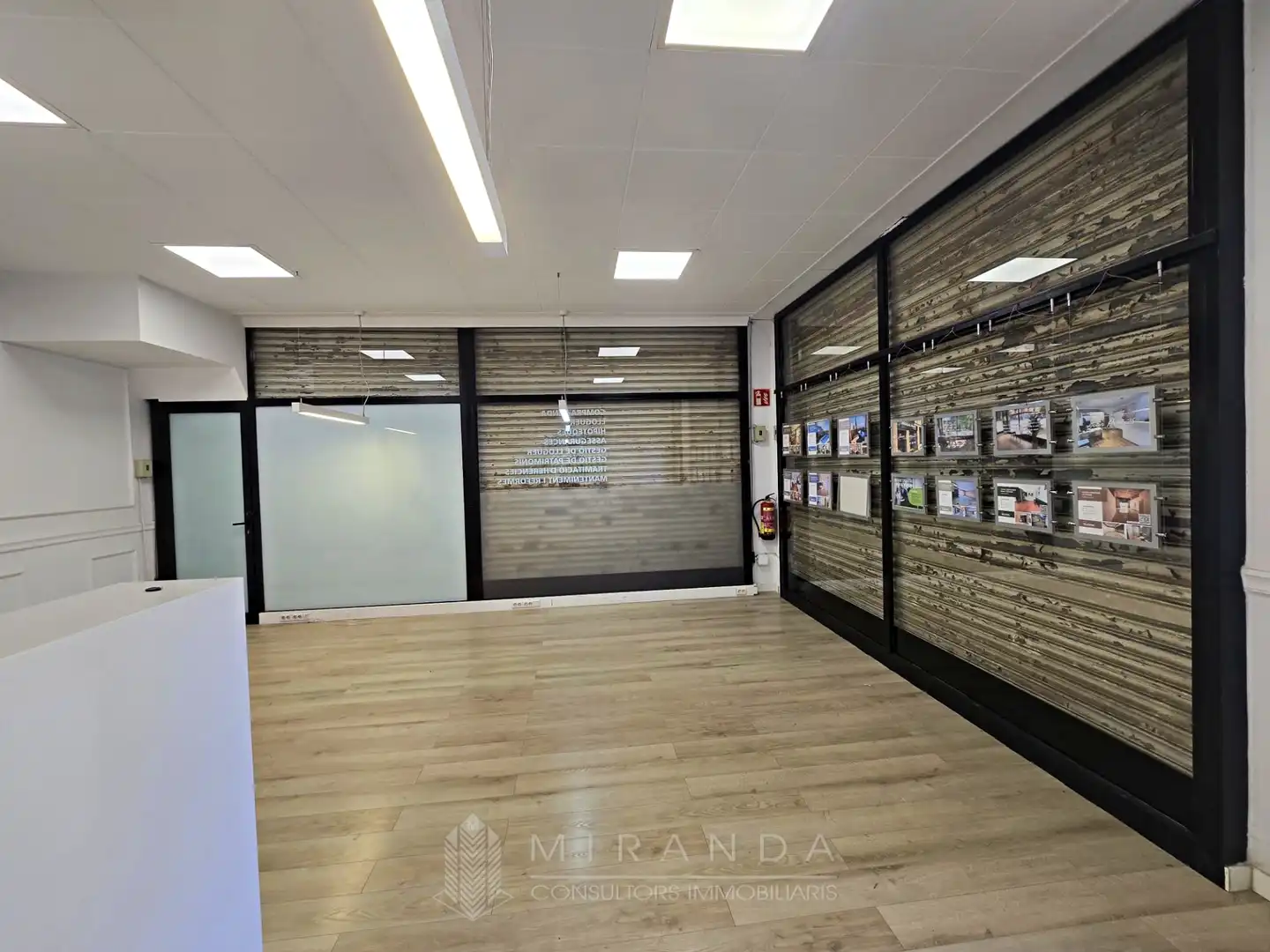 Local comercial en venda a Carrer de Maria Palau, imagen 2
