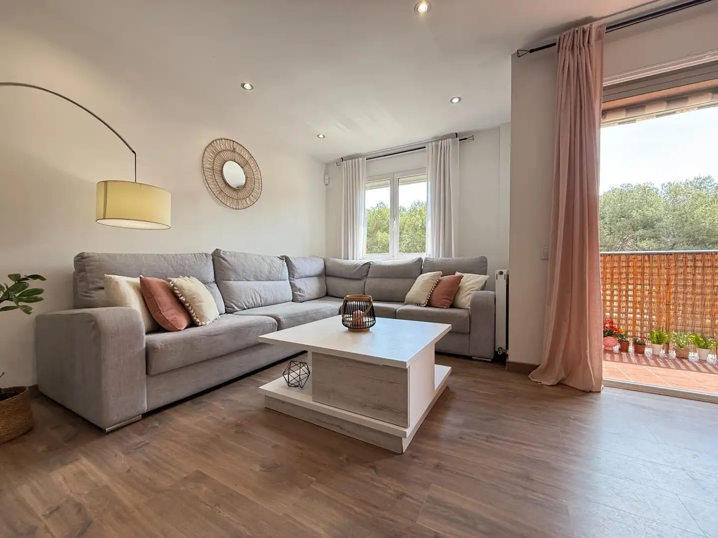 Sala de estar de Piso en venta en Ripollet con Aire acondicionado, Calefacción y Amueblado