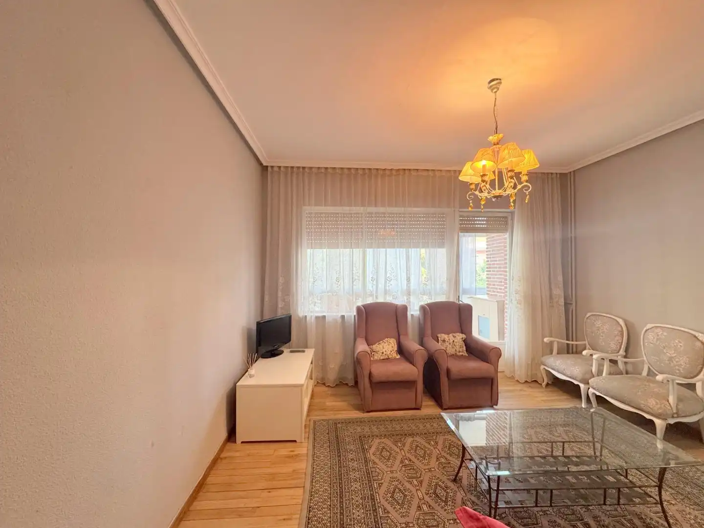 Sala de estar de Piso de alquiler en Ávila con Parquet y Amueblado