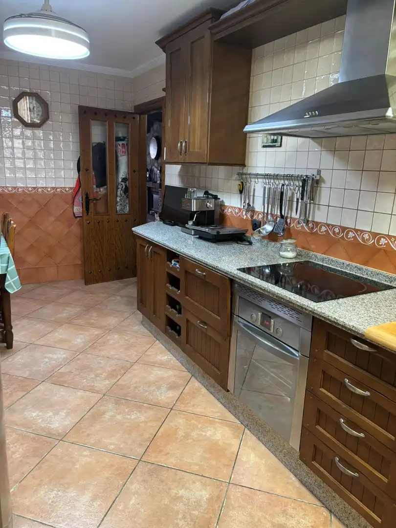 Cuina de Casa adosada en venda en Alhaurín de la Torre amb Aire condicionat, Moblat i Piscina comunitària