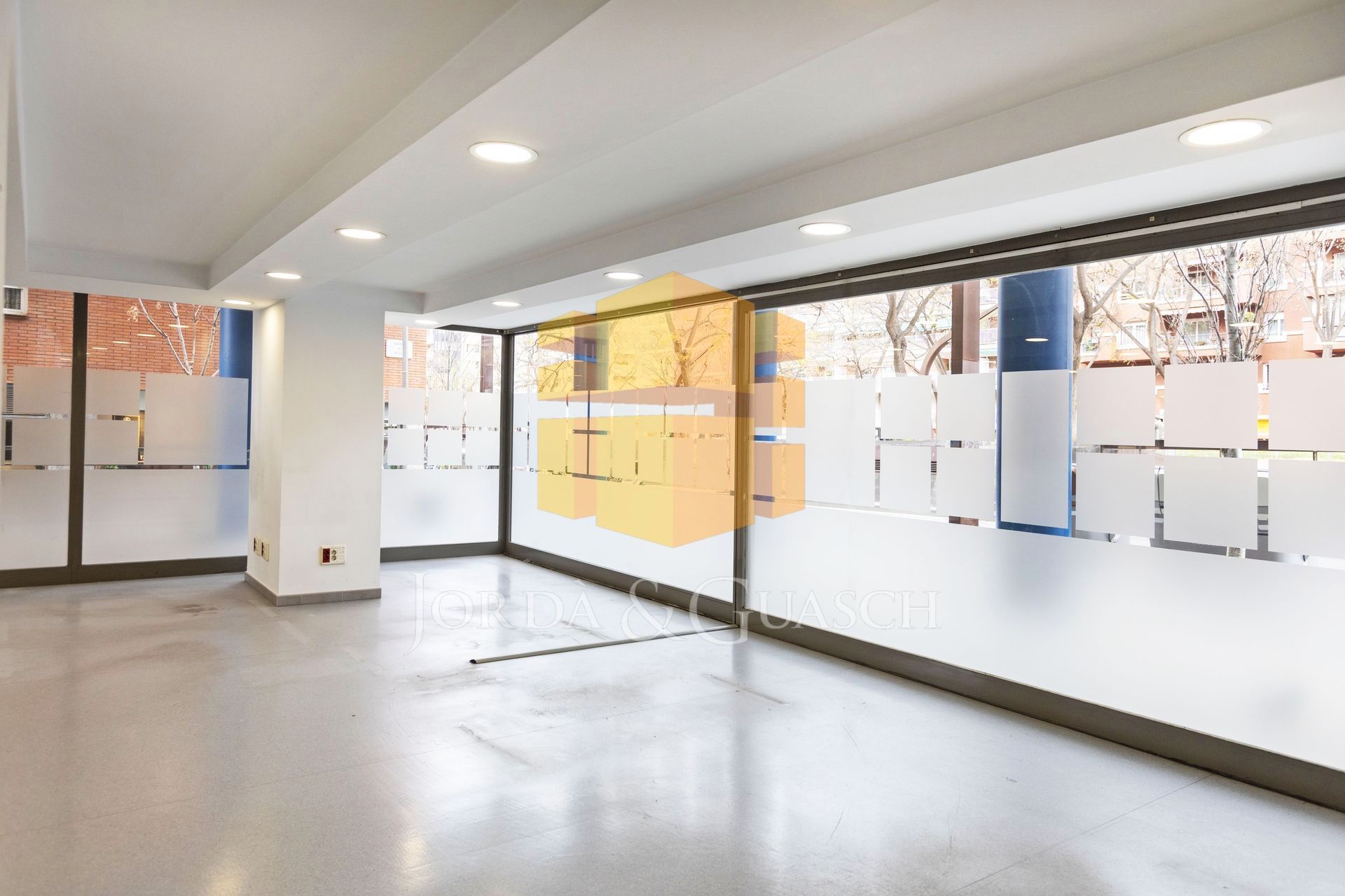 Premises for sale in  Barcelona Capital  with Heating