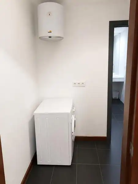 Schlafzimmer von Geschaftsraum zum Verkauf in Estepona mit Klimaanlage, Heizung und Möbliert