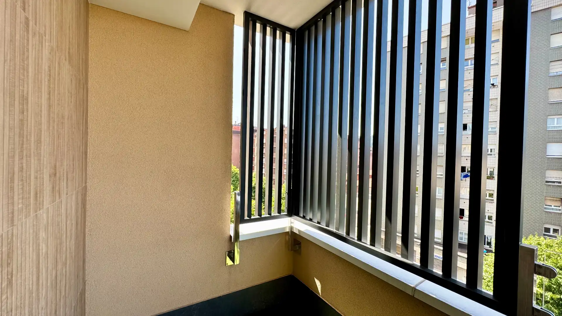 Terrassa de Pis en venda en Gijón  amb Calefacció, Parquet i Terrassa