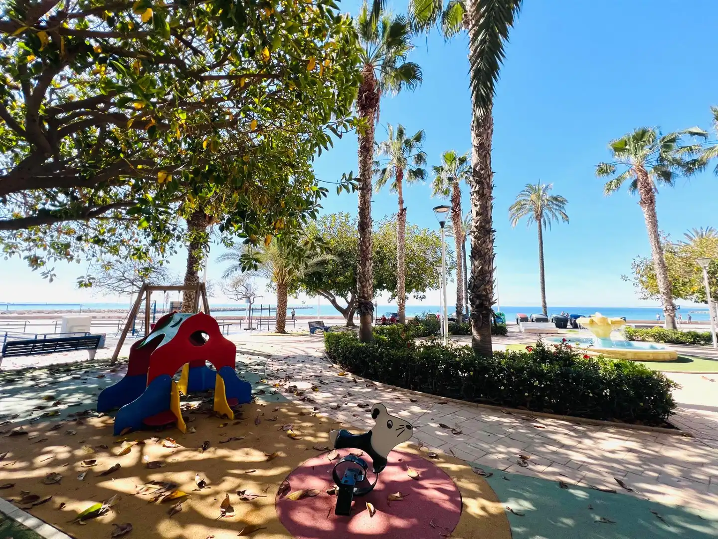 Außenansicht von Wohnung zum Verkauf in Santa Pola mit Privatgarten und Terrasse
