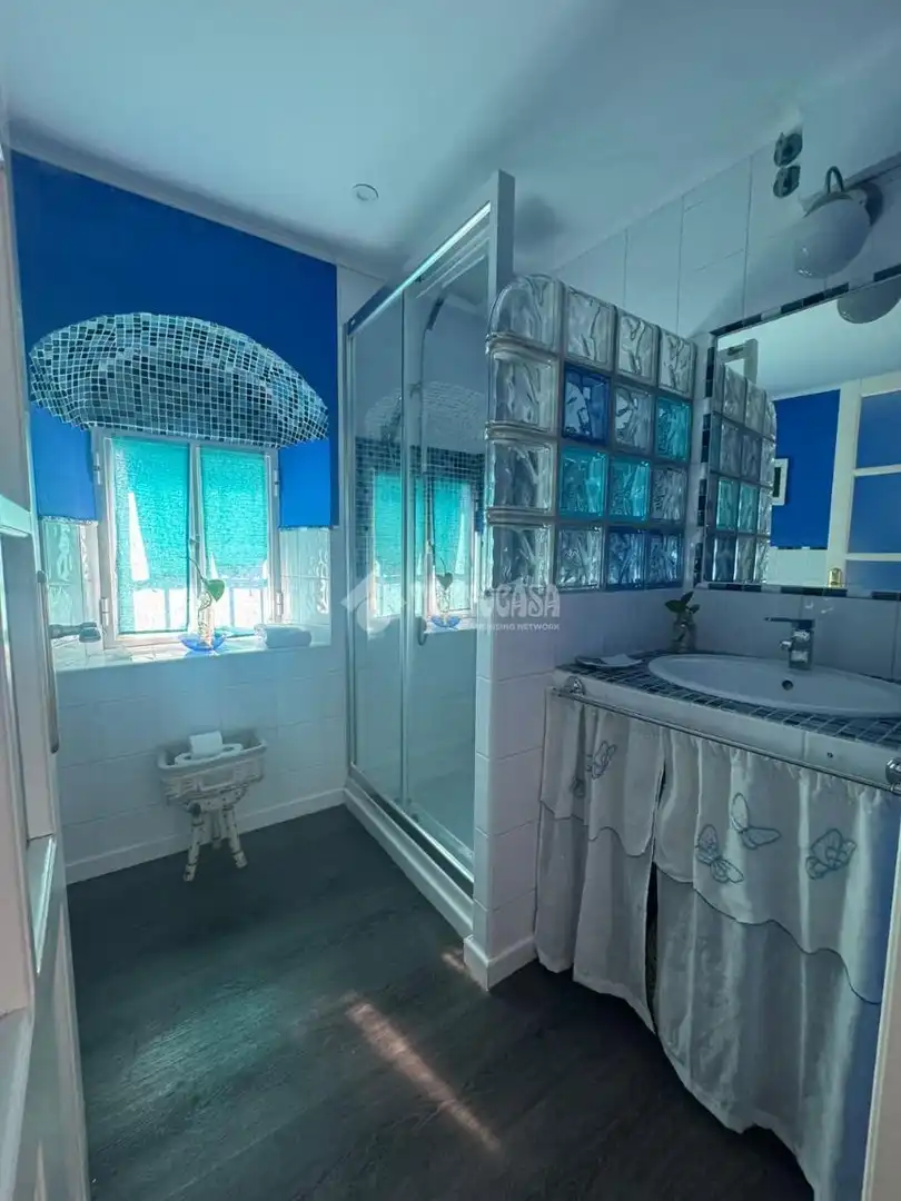 Bathroom of Houses for sale in Arcos de la Frontera  with Air Conditioner and Terrace