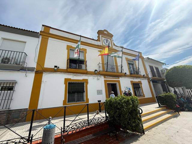 Casa adosada en Venta en Carrión de los Céspedes