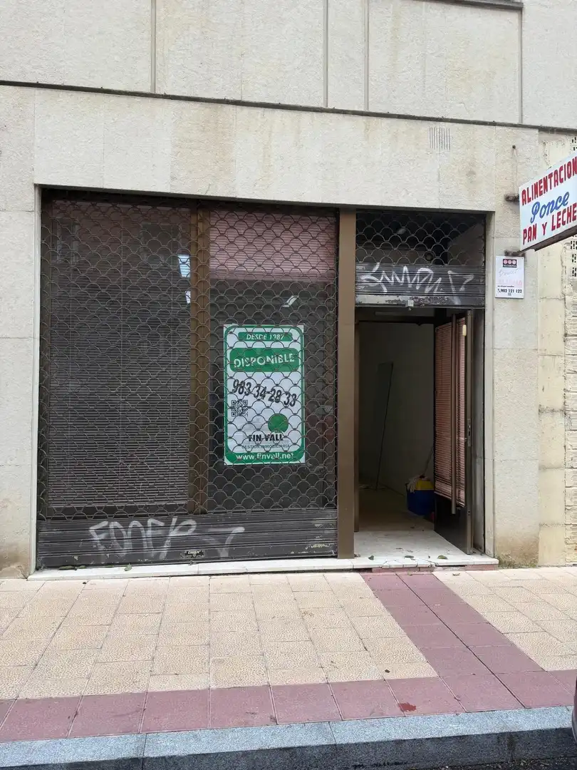 Vista exterior de Local en venta en Valladolid