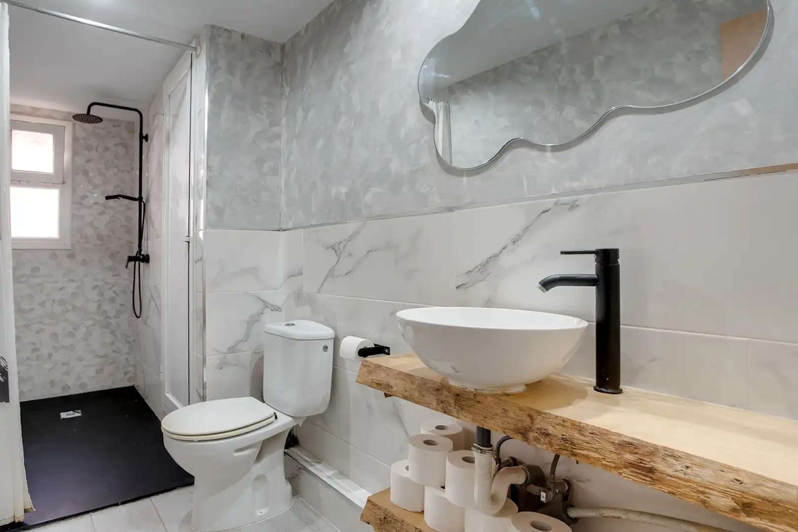 Baño de Planta baja en venta en L'Hospitalet de Llobregat con Horno
