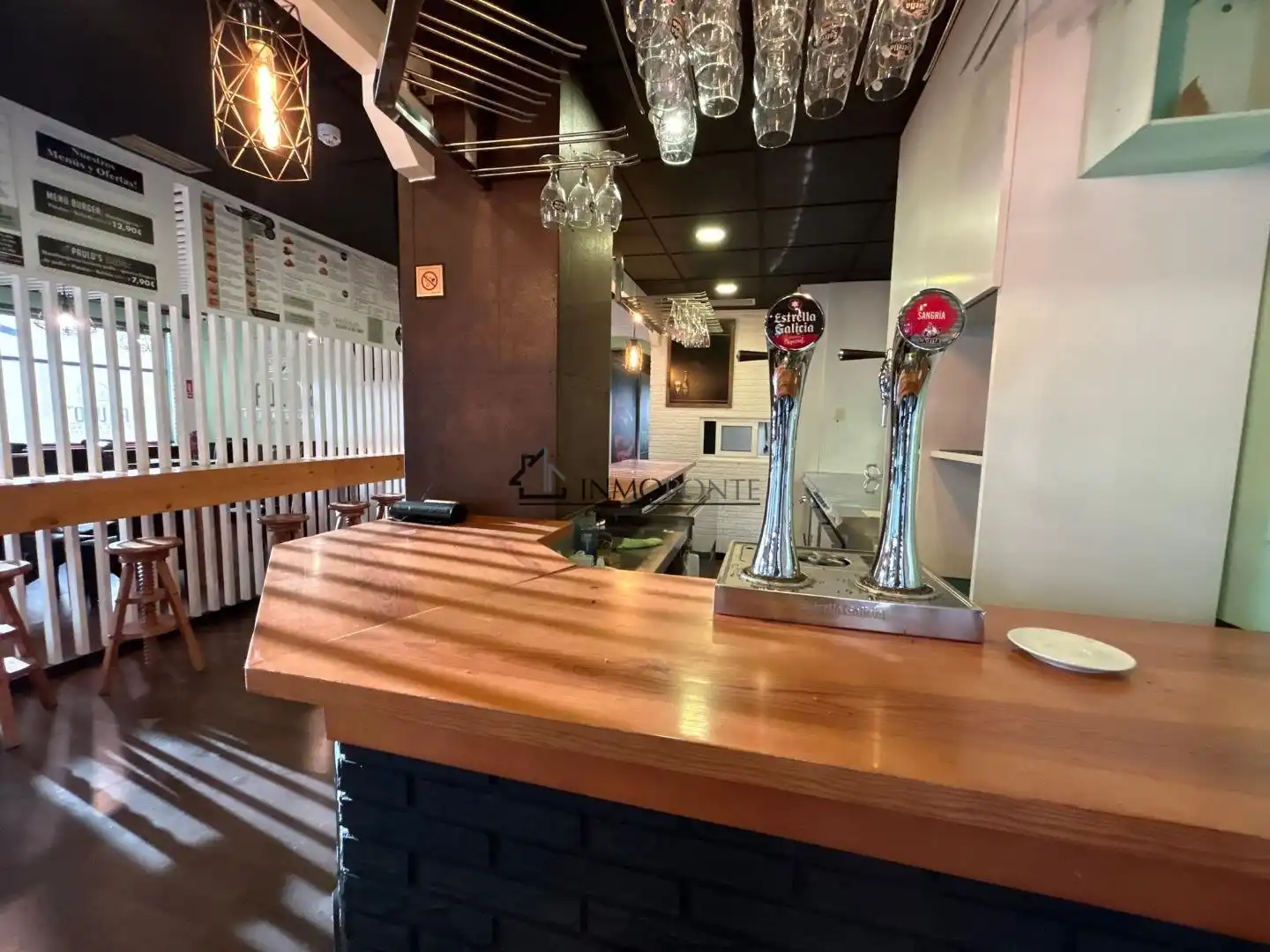 Business premises for sale in Zona de Plaza de Barcelos, imagen 3
