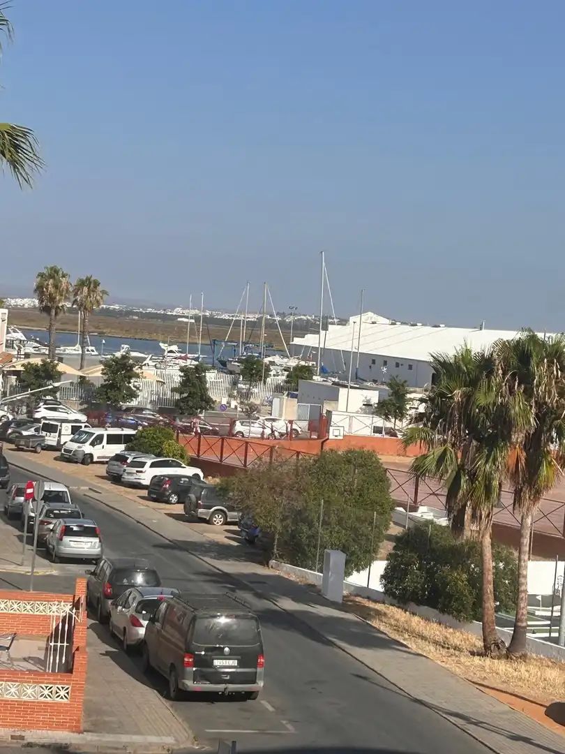 Aparcament de Pis en venda en Isla Cristina amb Jardí privat, Terrassa i Traster