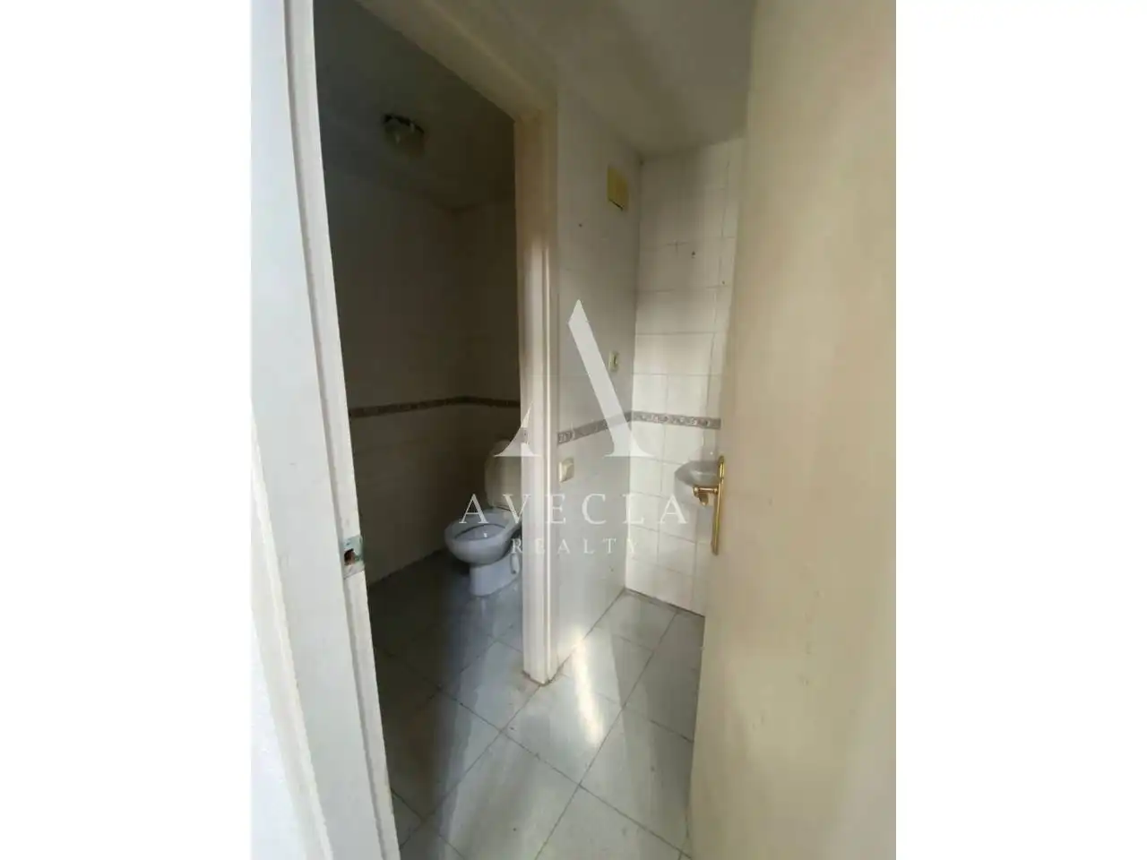 Baño de Nave industrial de alquiler en Bigues i Riells del Fai con Calefacción