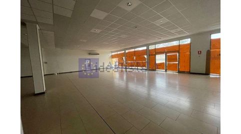 Foto 2 von Fabrikhallen zur Miete in Avenida de la Constitucion, La Cañada, Cáceres Capital