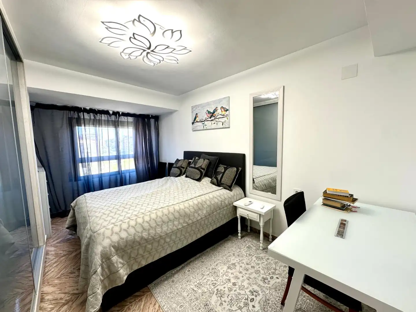 Dormitori de Apartament en venda en Alicante / Alacant amb Aire condicionat, Calefacció i Terrassa
