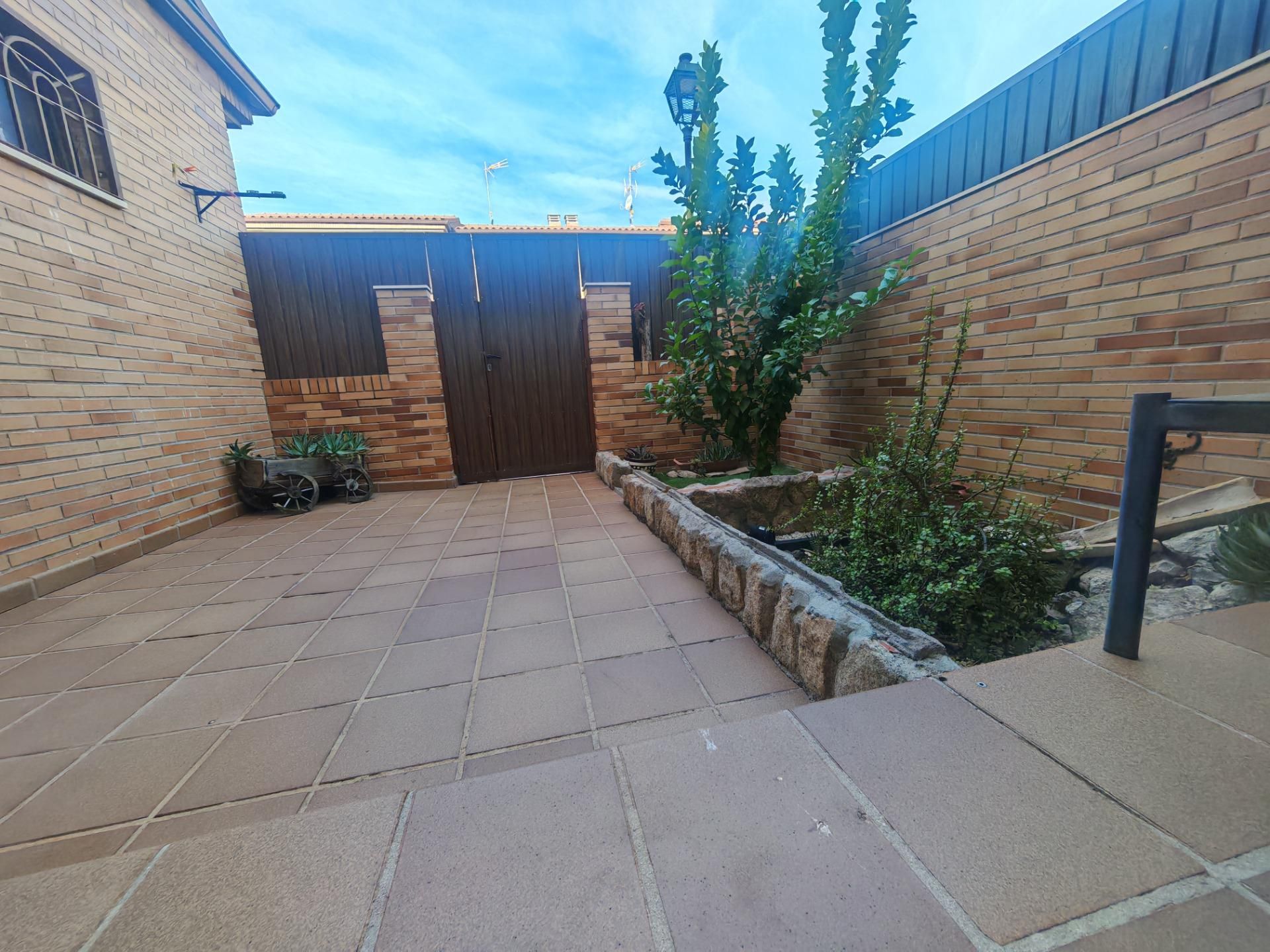 Garden of Single-family semi-detached for sale in Seseña  with Air Conditioner, Heating and Private garden