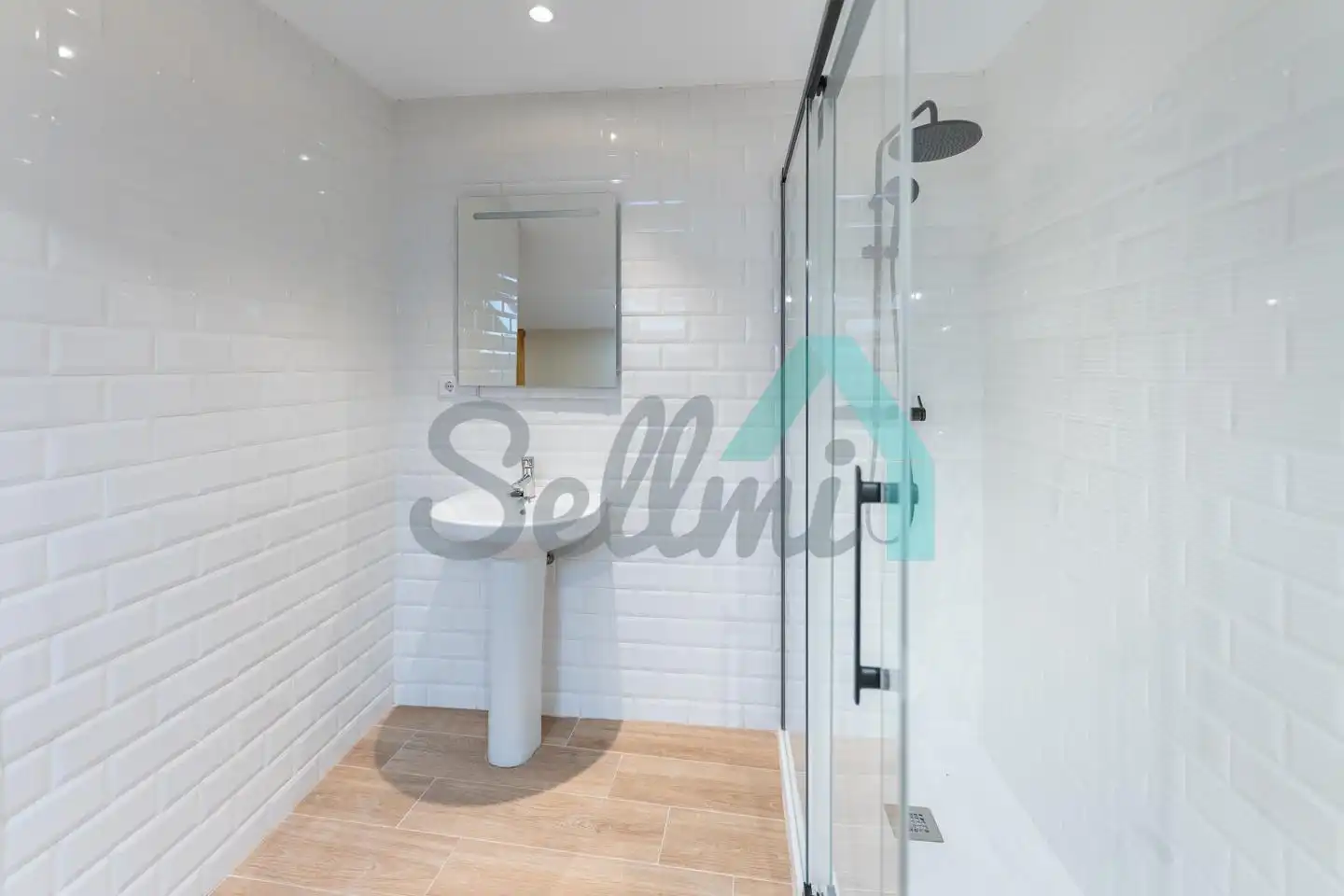 Bathroom of Houses for rent in Gijón   with Heating, Private garden and Terrace