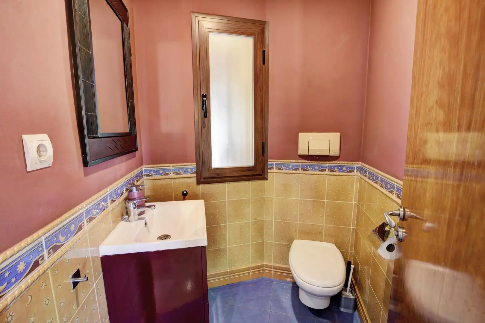Bany de Casa o xalet en venda en Benalmádena amb Aire condicionat, Calefacció i Jardí privat