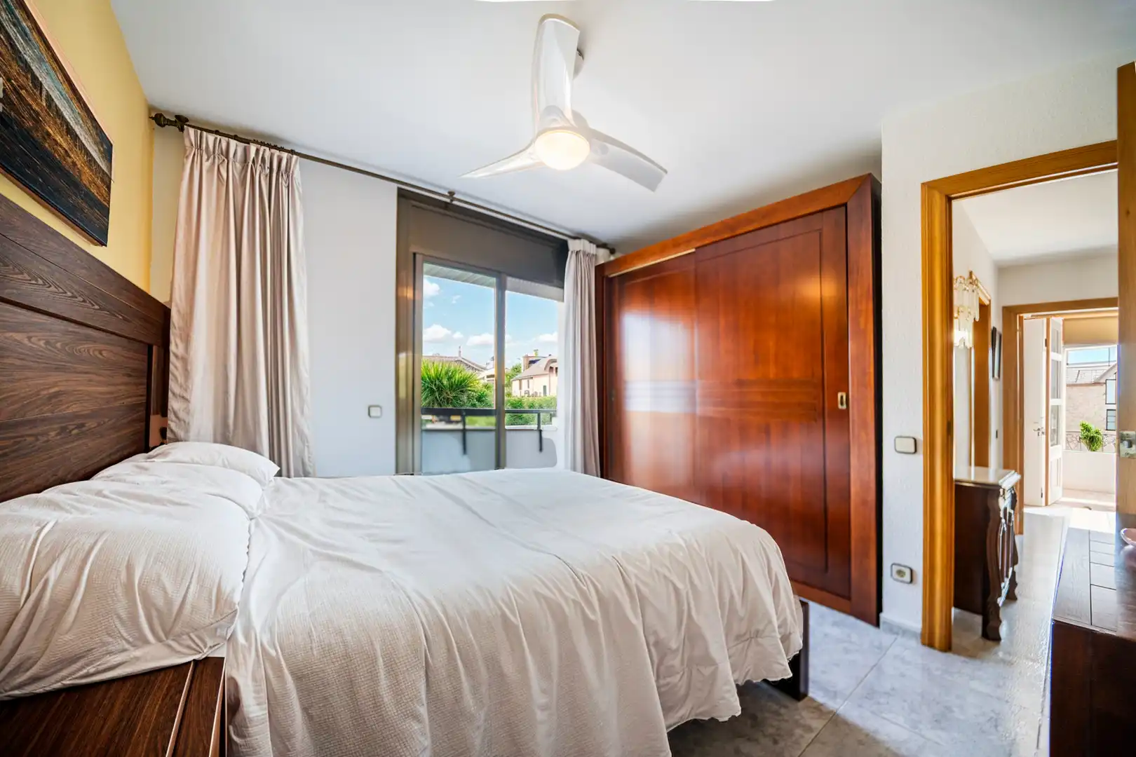 Habitación de Casa o chalet en venta en Santa Perpètua de Mogoda con Calefacción, Terraza y Trastero