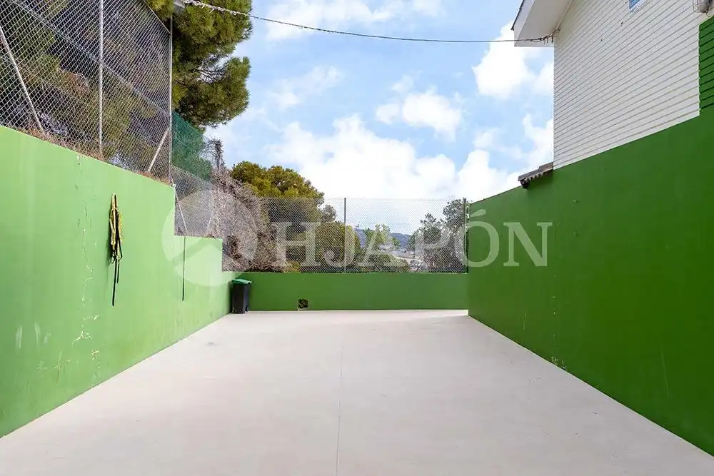 Terraza de Casa o chalet en venta en Alella con Aire acondicionado, Calefacción y Jardín privado