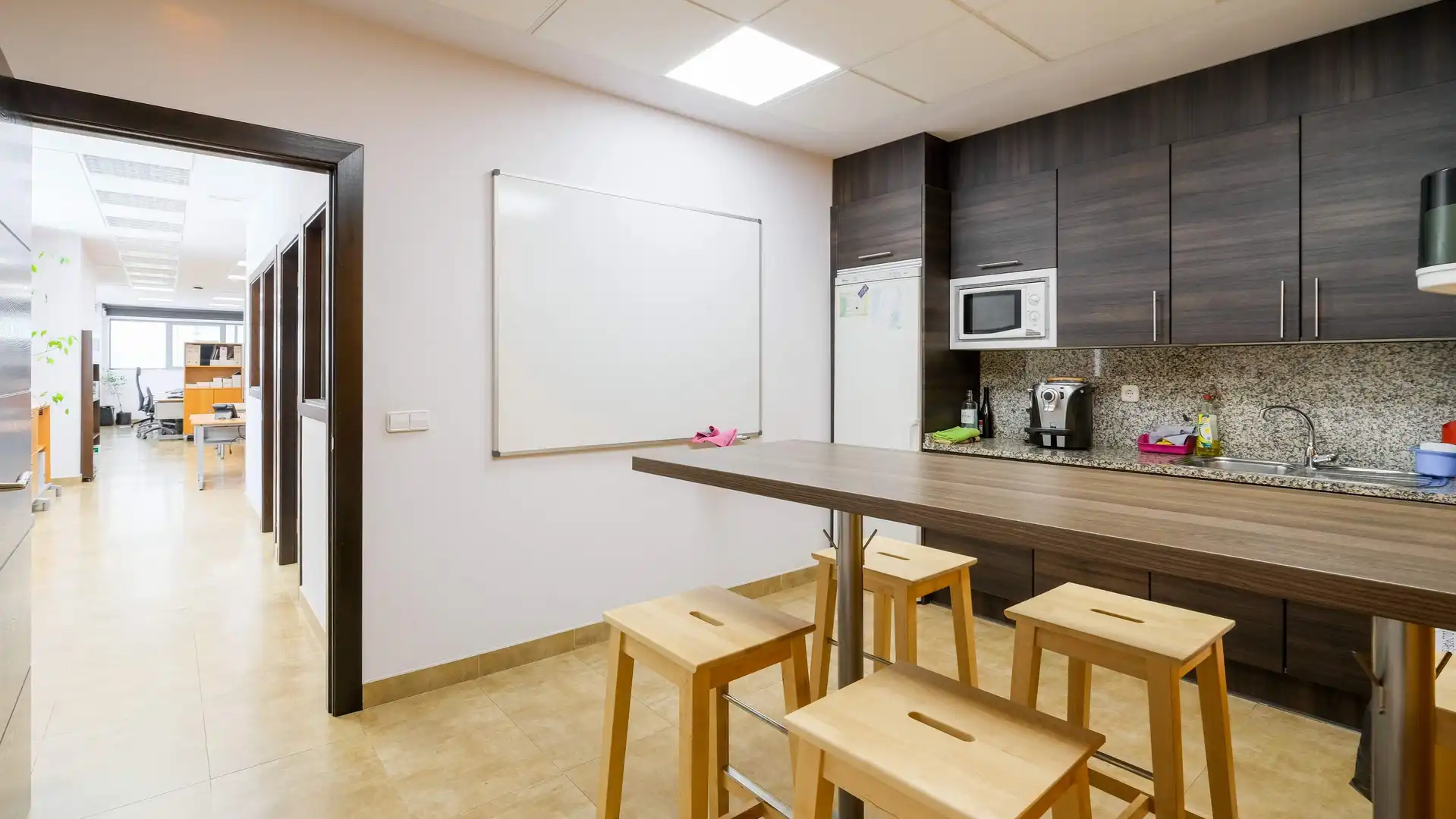Cuina de Local en venda en Zaragoza amb Aire condicionat