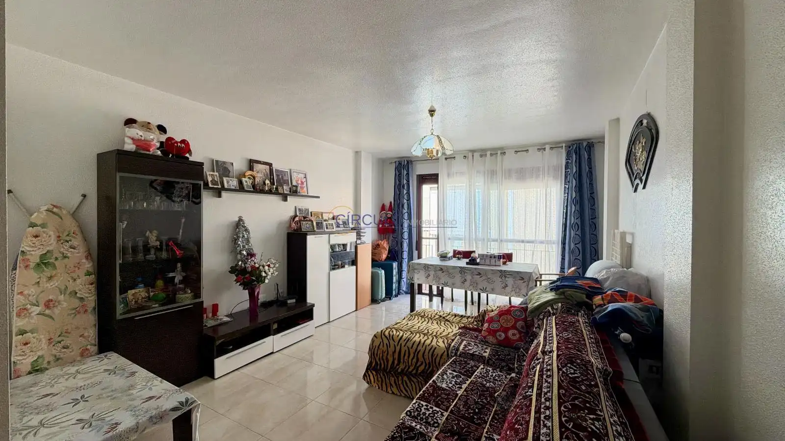 Flat with terrace for sale in Carril de Caldereros