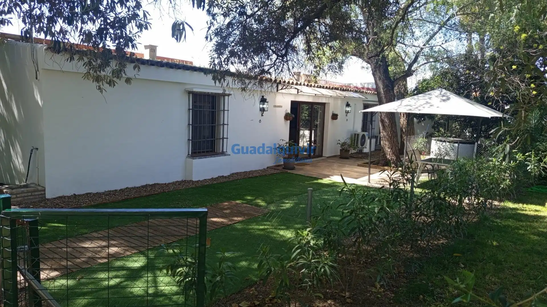 Jardín de Casa o chalet de alquiler en Montequinto con Aire acondicionado, Jardín privado y Amueblado