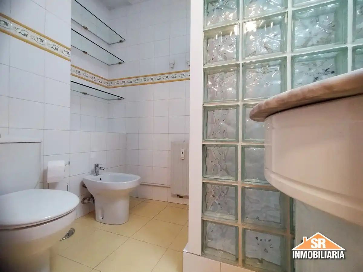 Bathroom of Apartments for rent in A Coruña Capital   with Heating, Oven and Washing machine