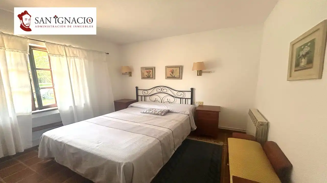 Dormitori de Casa o xalet en venda en Merindad de Montija amb Calefacció, Jardí privat i Moblat
