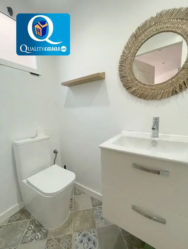 Bany de Apartament en venda en Elche / Elx amb Aire condicionat i Terrassa
