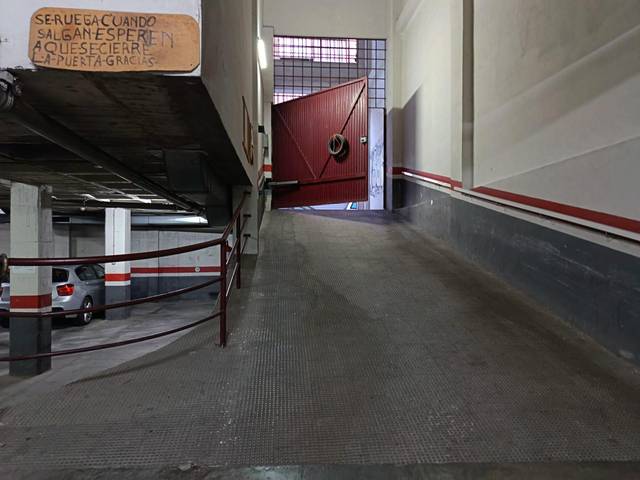 Garaje en Alquiler en Altozano - Conde Lumiares