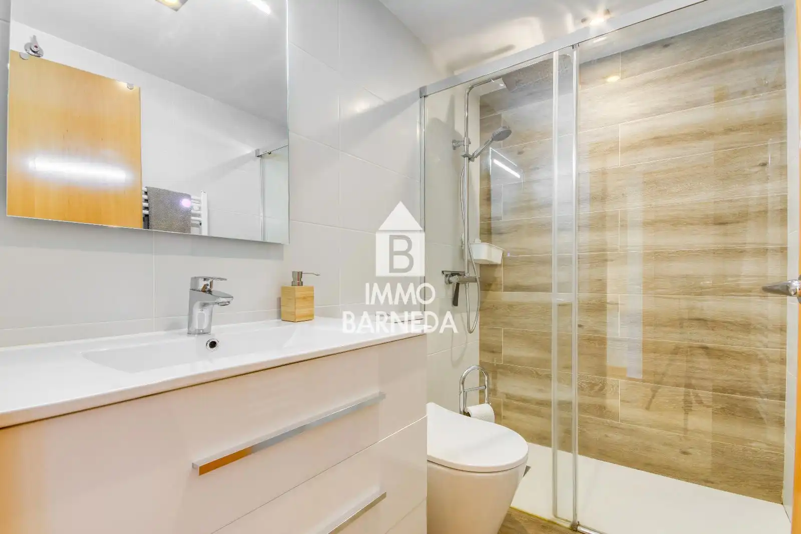 Baño de Casa adosada en venta en Palau-saverdera con Aire acondicionado, Calefacción y Jardín privado