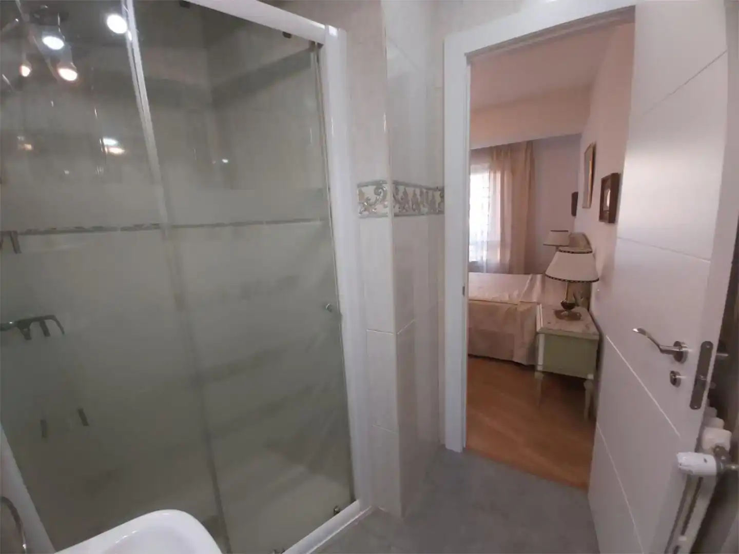 Badezimmer von Wohnung zur Miete in Rondilla