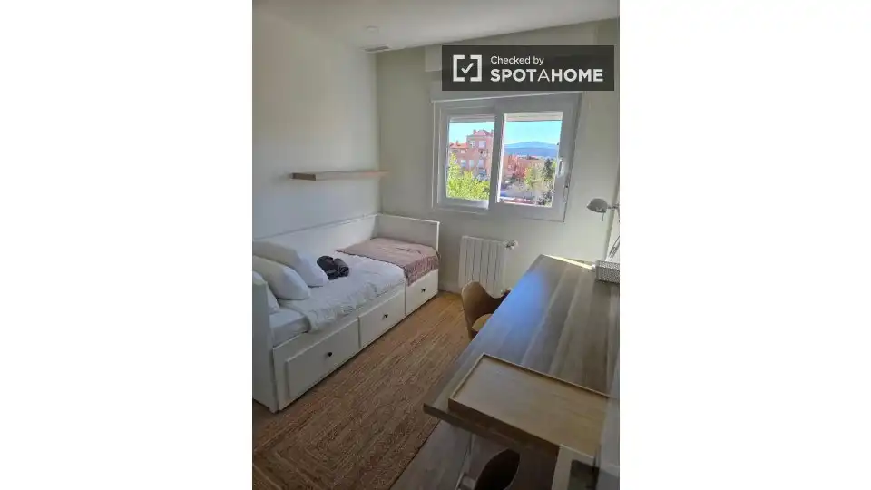 Schlafzimmer von Wohnung zur Miete in Parque Empresarial