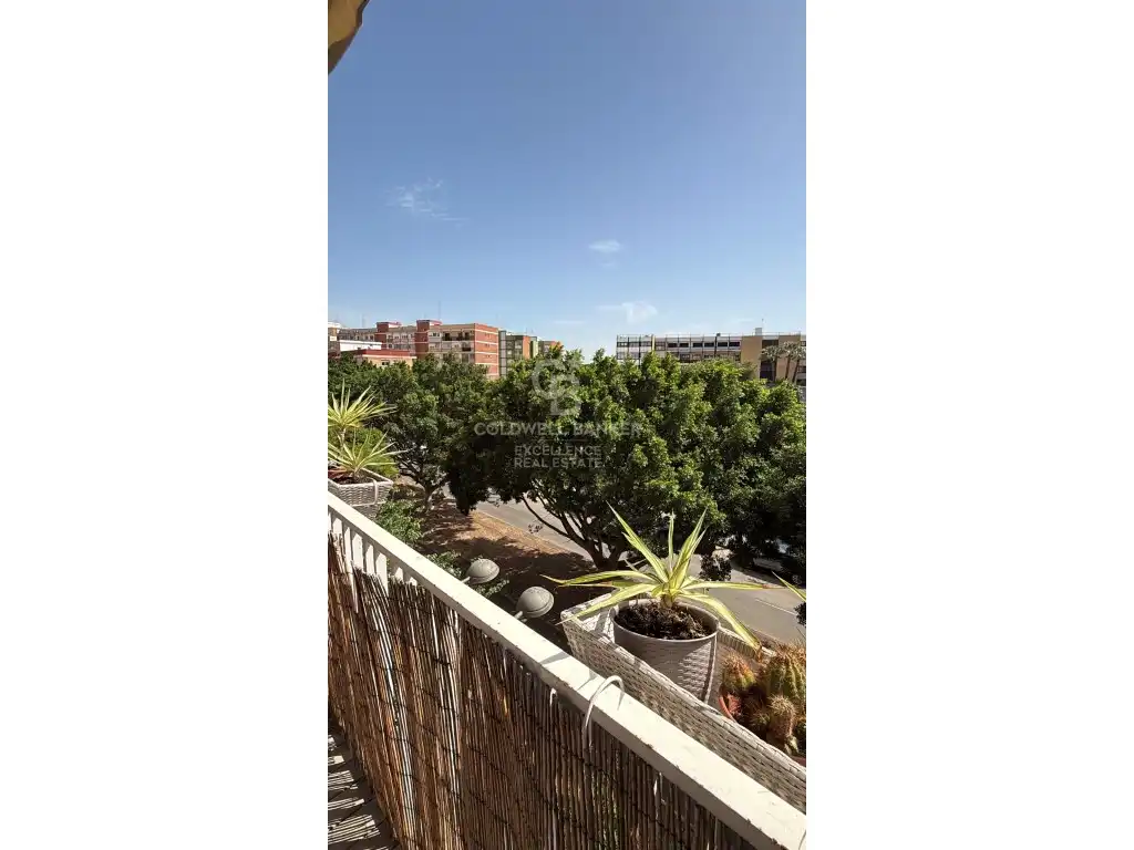 Vista exterior de Pis de lloguer en Valencia amb Aire condicionat, Calefacció i Forn