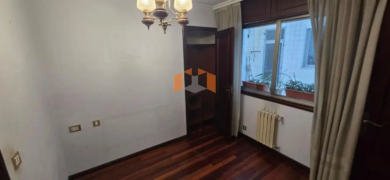 Piso en venta en Vigo  con Calefacción, Parquet y Terraza