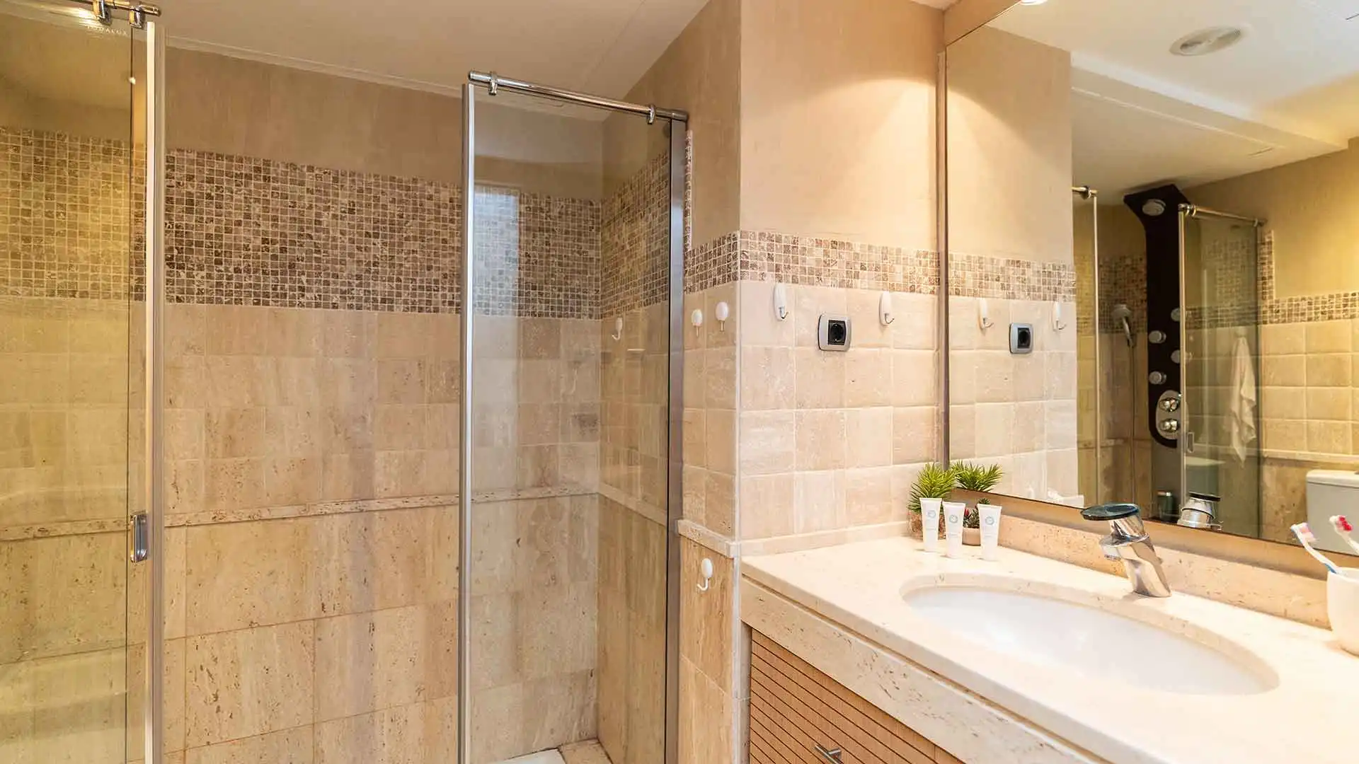 Baño de Apartamento en venta en Marbella con Aire acondicionado, Terraza y Trastero