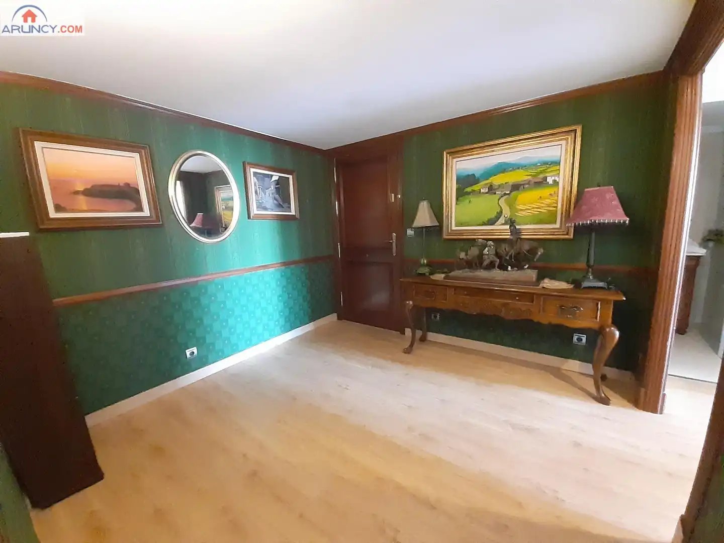 Wohnung zur Miete in Sevilla mit Klimaanlage, Privatgarten und Parkett
