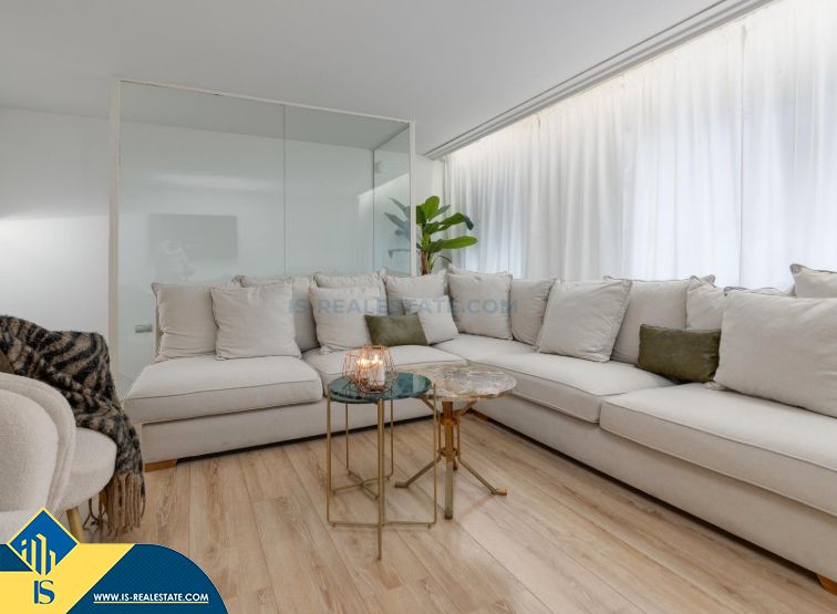 Sala d'estar de Dúplex en venda en Torrevieja amb Terrassa, Traster i Moblat
