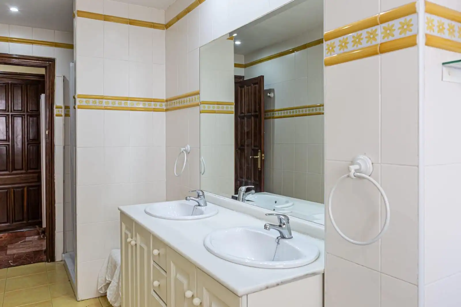 Bathroom of Flat for sale in Jaén