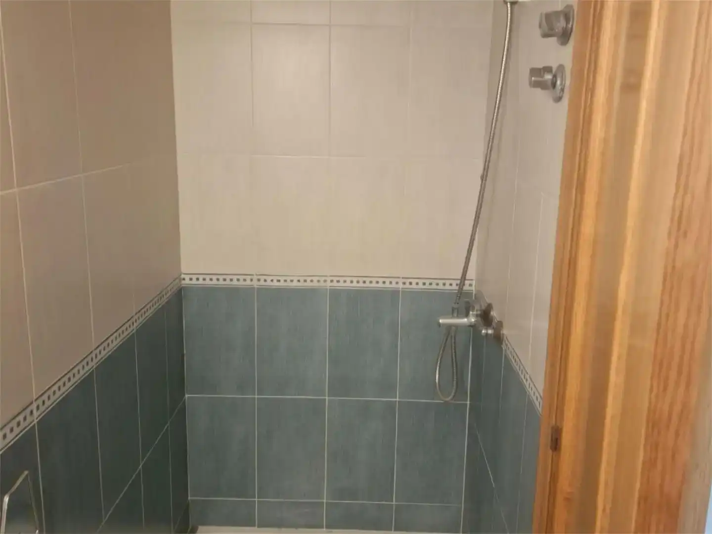 Baño de Piso en venta en Boquiñeni con Aire acondicionado, Parquet y Amueblado