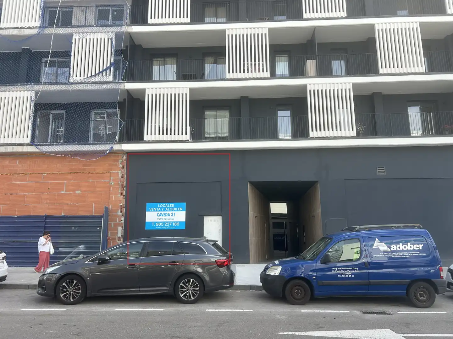Vista exterior de Local en venta en Oviedo 
