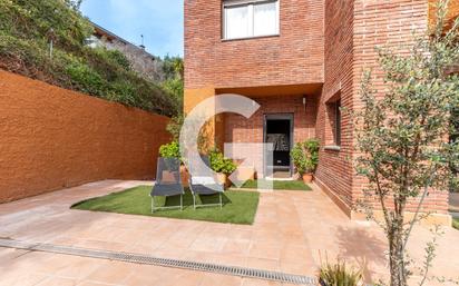 Garden of House or chalet for sale in Cervelló  with Air Conditioner, Heating and Private garden